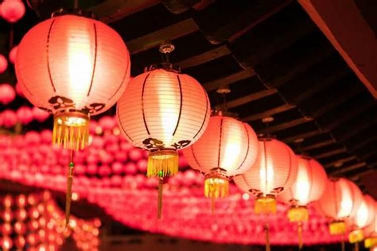 除夕守岁开几个灯？