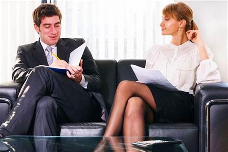 梦见跟老板在一起办事情