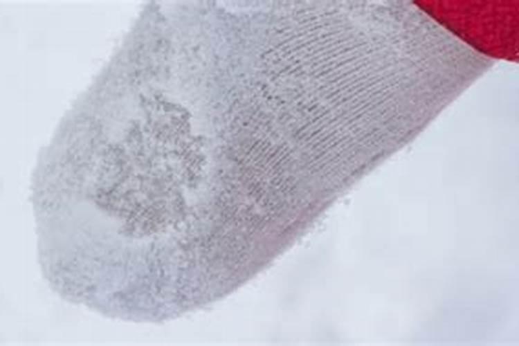 怀孕的梦见下雪和棺材