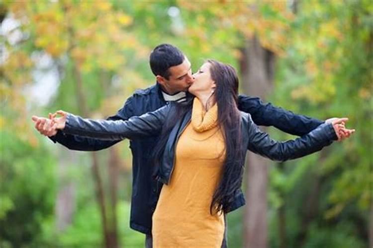 梦见女方出轨是什么意思？