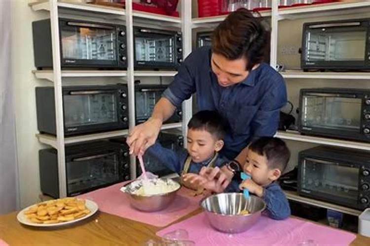 带孩子一起做法事