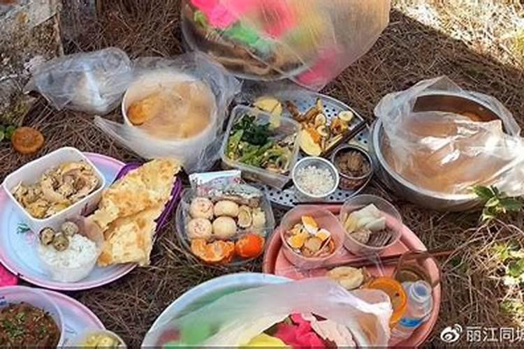 正月初二上坟还是初一？