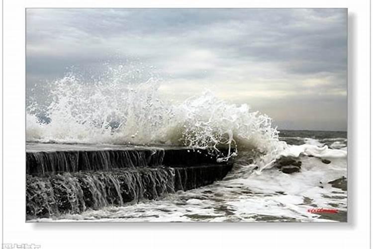 梦见发大水是咋回事