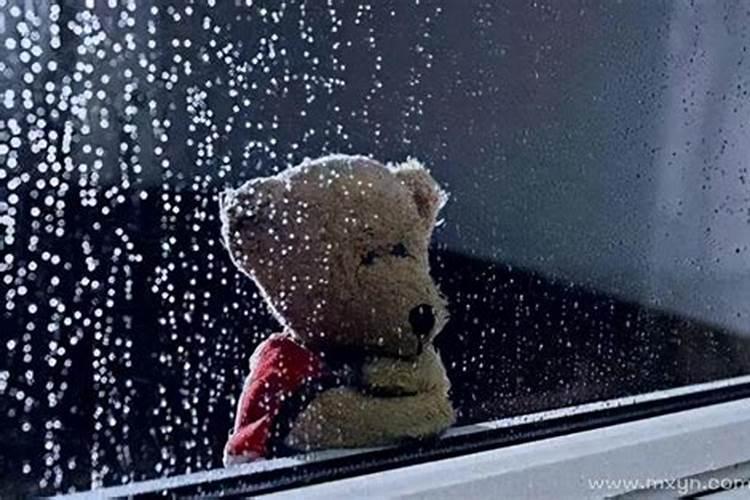 梦见活着的亲人过世自己大哭