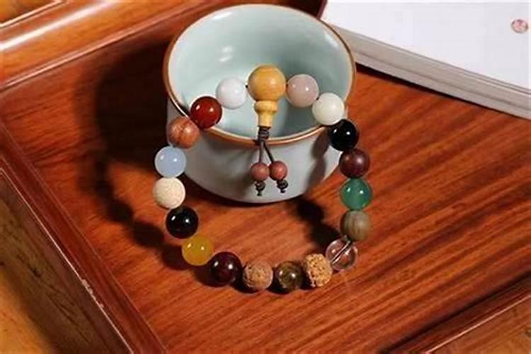 女人戴什么避小人手串？