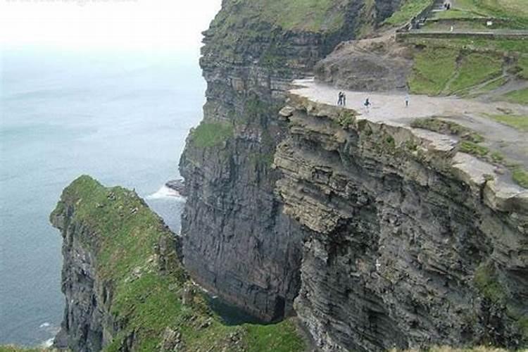 梦见悬崖峭壁是什么意思？