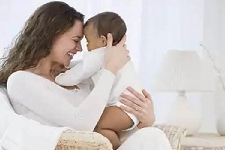 梦见别人送女婴儿自己还养着她