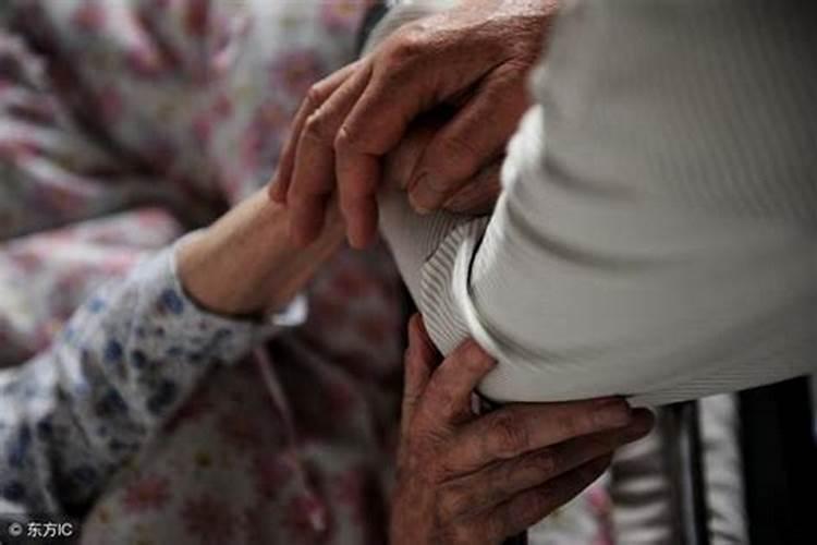 梦见父亲病危什么预兆解梦？