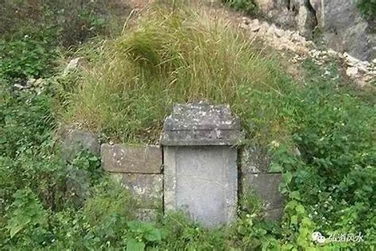 十月初一坟头上的草能锄吗？