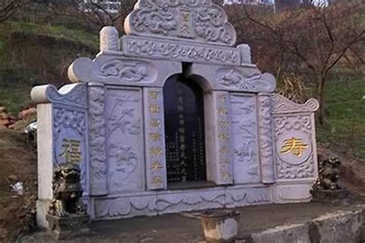 梦见迷路看到坟好吗？