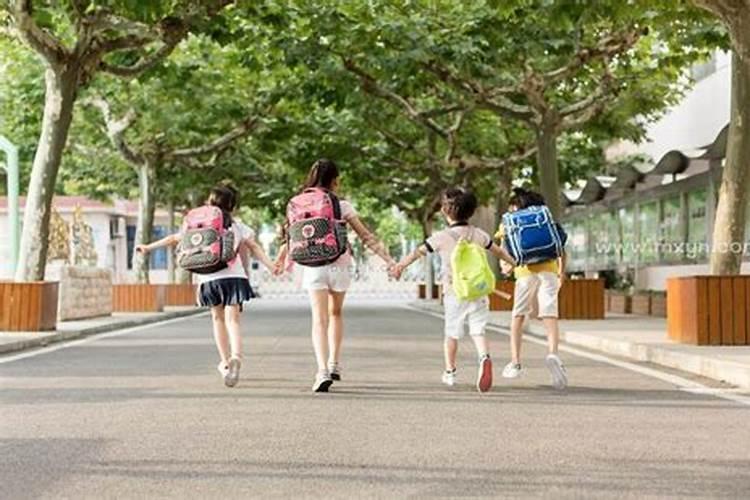 梦见在学校上学什么意思？