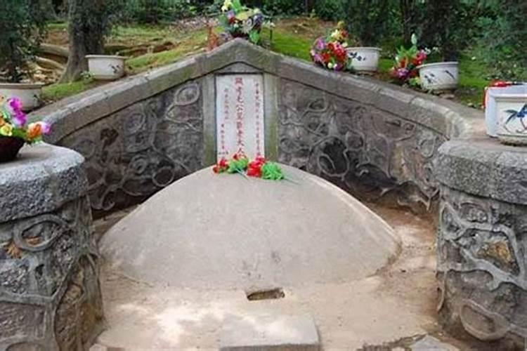 八字如何看祖坟信息？