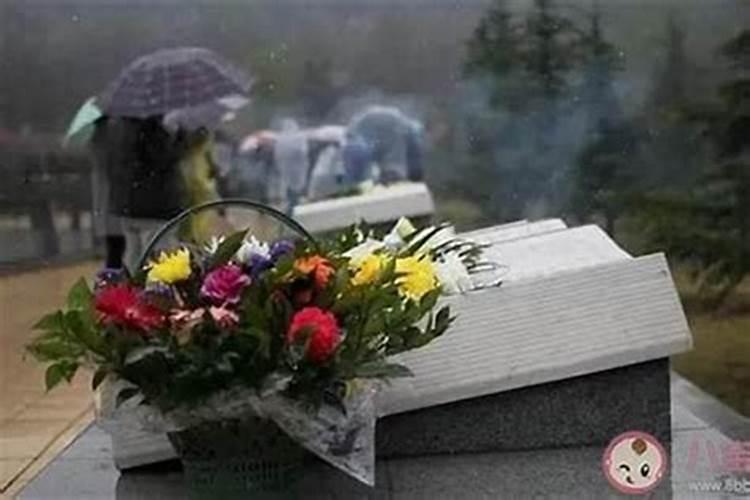 阴历七月十五提前上坟行吗？