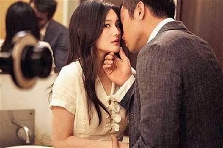 梦见老公跟自己说他出轨了