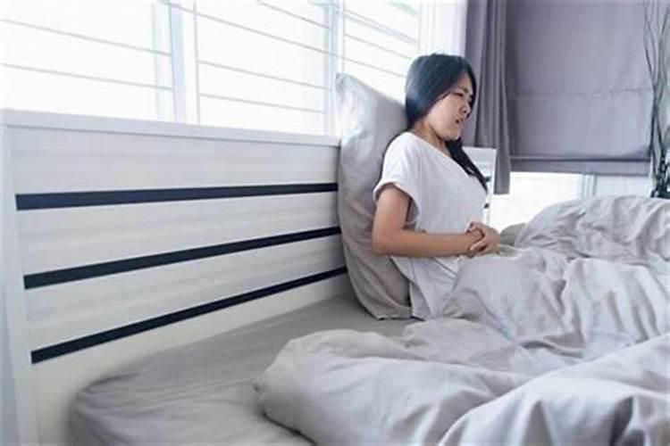 梦见女人的经血好不好？