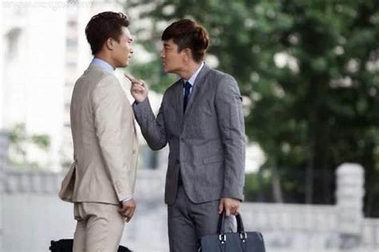 梦见仇人主动和我聊天啥意思？