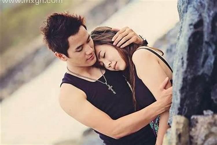 梦见和女同学亲吻拥抱