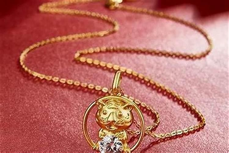 属虎的本命年佩戴什么首饰好？