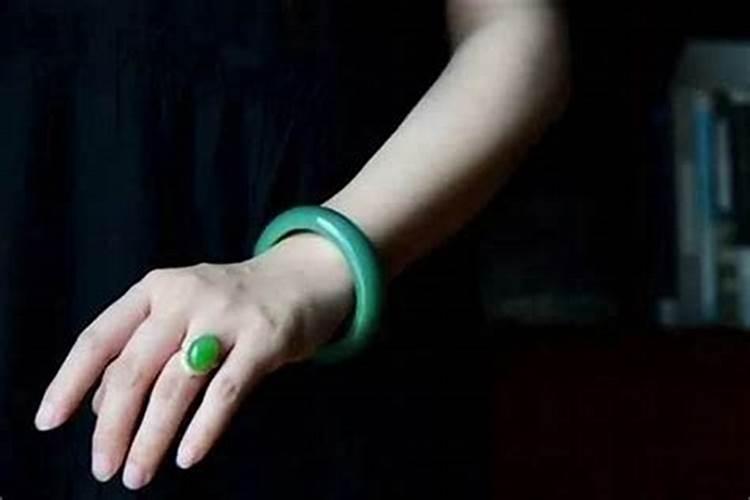 犯小人戴什么首饰？