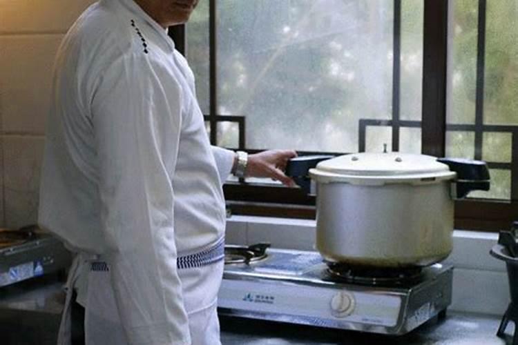 太湖大老板做法事