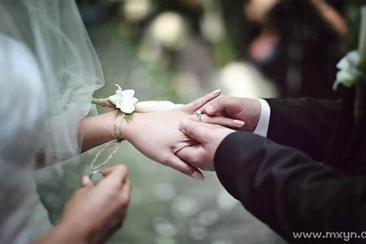 梦见朋友结婚参加婚礼还哭了