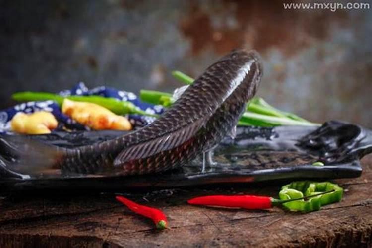 梦见吃鱼是什么梦兆？