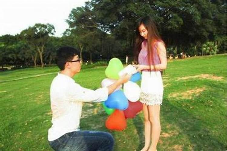 梦到自己在追女孩儿