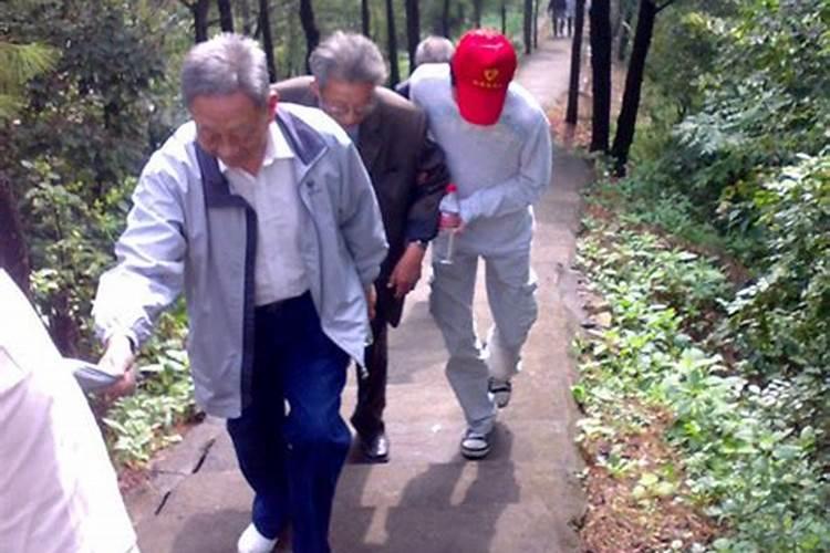 老人去重阳节注意什么？