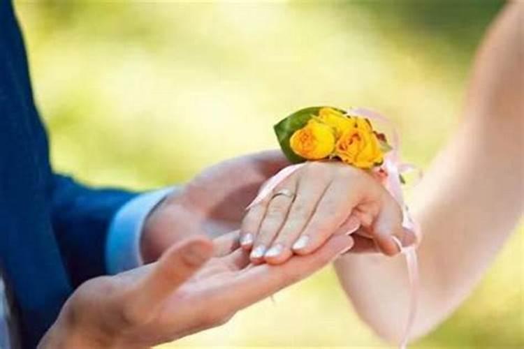 梦算卦说自己婚姻不顺