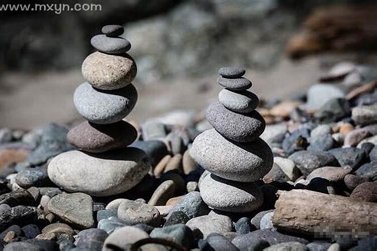 梦见很多人死了又活了是什么意思？