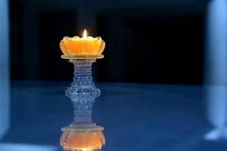 梦到过世的母亲还活着怎么回事？