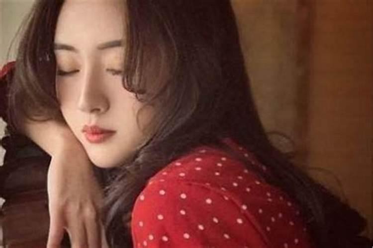 女命八字中有伤官劫财