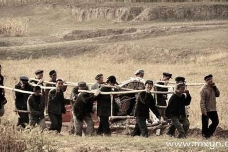 梦见死人是什么征兆梦见抬死人？