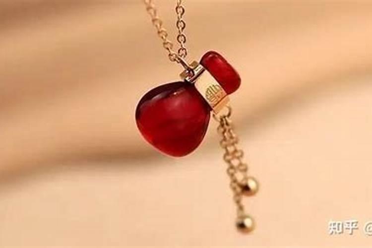 女生本命年应该戴什么？