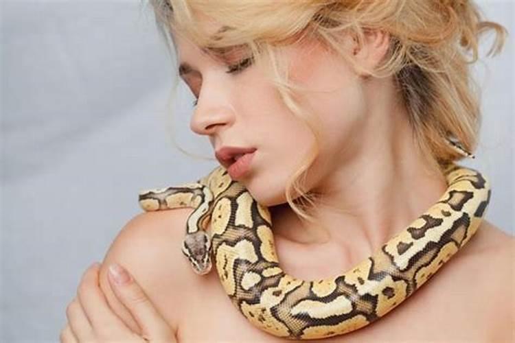 怀孕了梦到蟒蛇意味什么？