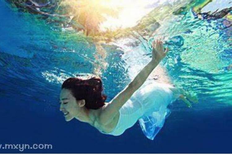 梦见水是什么预兆周公解梦女人？