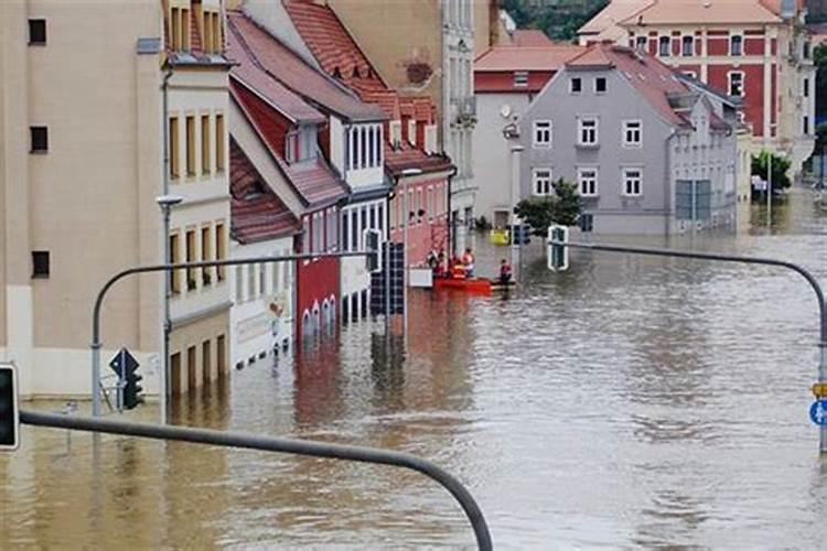 梦见洪水是什么意思呢周公解梦？