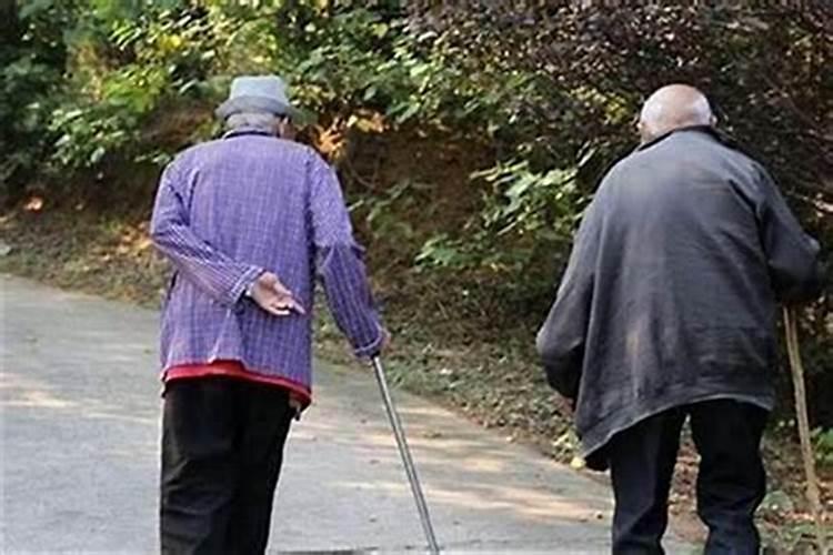 老人要求做法事