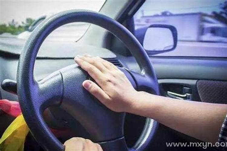 梦见别人开车迷路是什么意思？