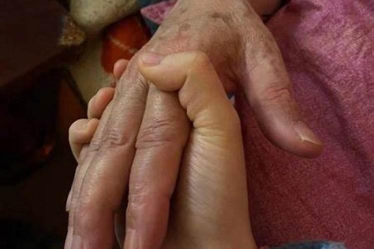 梦见过世的外公是什么兆头？