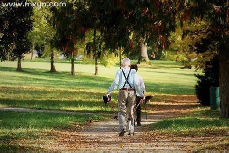 经常梦见老人是什么情况？