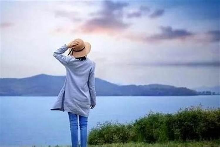 梦到不联系的亲人一起吃饭