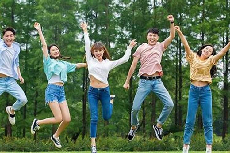 梦见和同学一起玩很开心