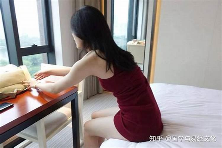 女八字无官没有婚姻吗？