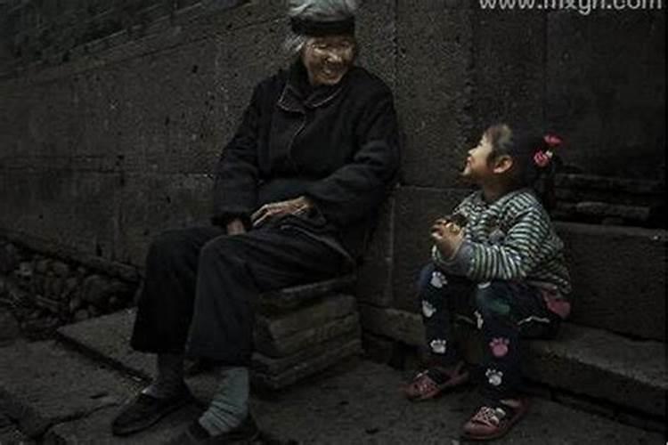 梦到死去的爷爷活了还和我说话