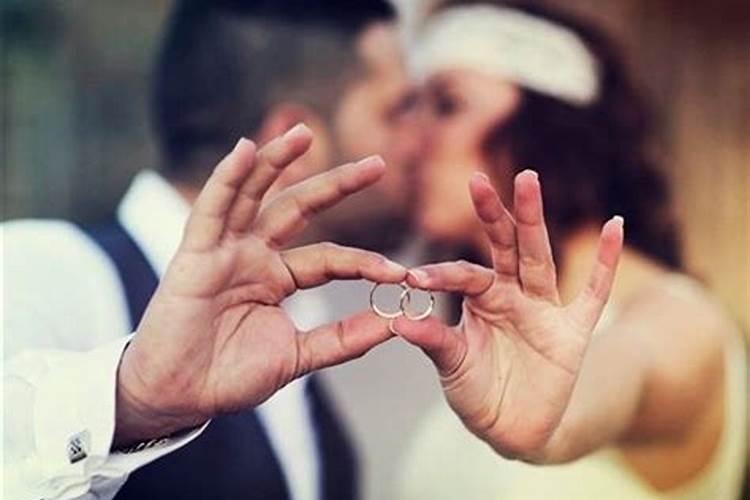 通过名字测是否合婚？