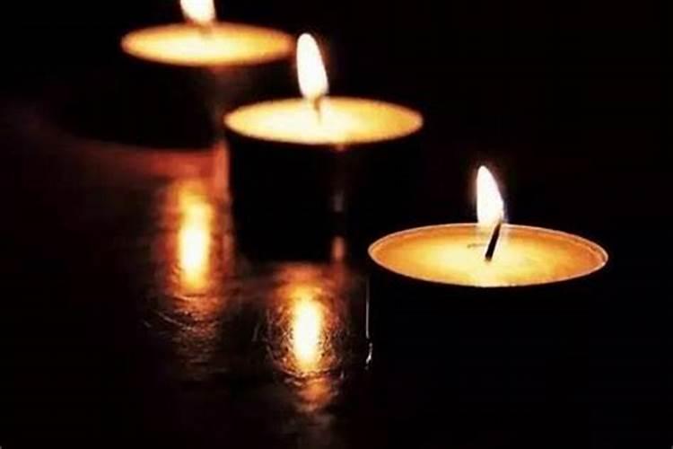 寺庙给逝去的亲人祈福