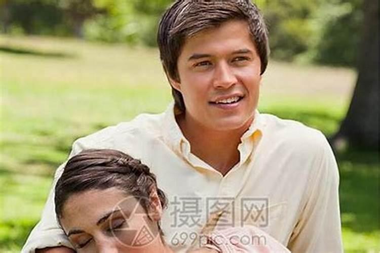 梦见女朋友和她前男友睡一起