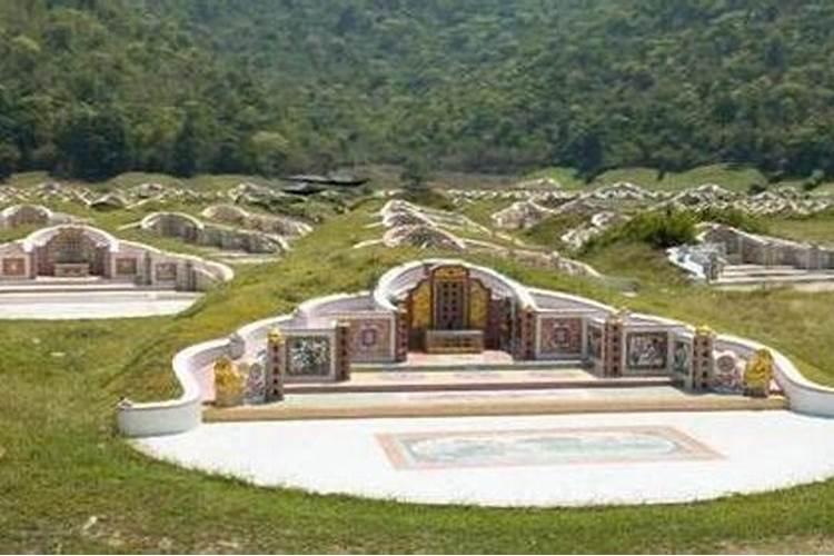 梦见坟墓添土是什么预兆？