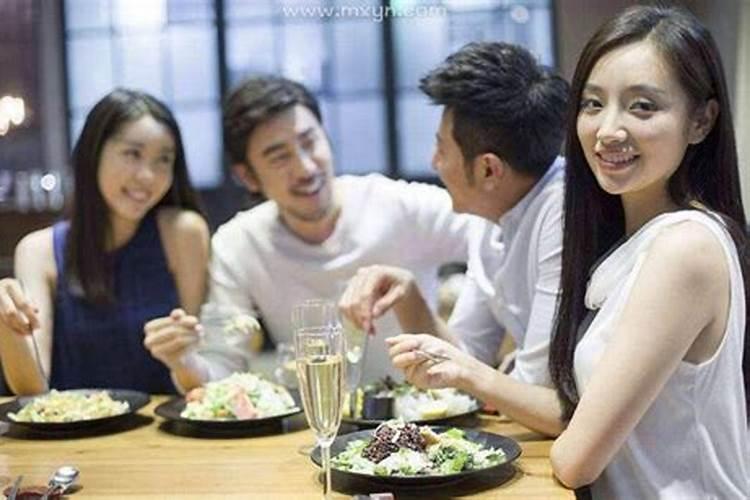 梦见和亲人吃饭吃得很开心